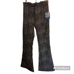 Show me your mumu bell bottoms Leopard Bell Bottoms size 29